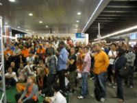 Feestje op Den Haag Centraal na live WK wedstrijd