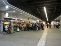 Feestje op Den Haag Centraal na live WK wedstrijd