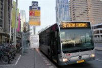 Ook regio Rotterdam snijdt fors in OV
