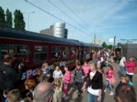 Kinderen helpen conducteur tijdens Spoorwensdagen