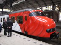Edwin de Vries speelt voorstelling in trein