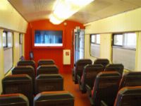 Edwin de Vries speelt voorstelling in trein