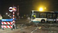 Zeven gewonden bij botsing trein en bus