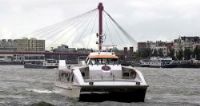 Lichtgewonden na botsing veerpont met kade
