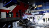 Trein rijdt hotel Helsinki binnen (met beeld)