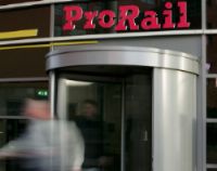 Honderden spoormedewerkers voeren actie