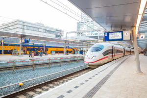 Geen treinen tussen Utrecht en Amsterdam na blikseminslag