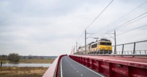 Update 16.00 uur – Treinverkeer weer op gang – op 27 plekken materiaal van spoor verwijderd