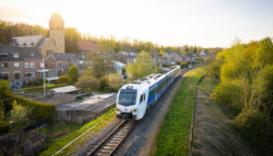 Bonden dreigen met stakingen in streekvervoer en regionaal spoor