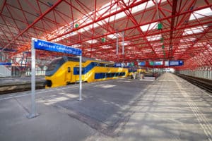 Donderdag veel minder treinen van en naar Almere door kapotte wissel