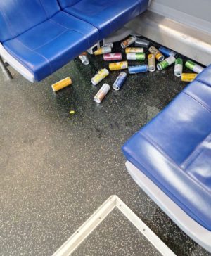 Toch weer veel troep achtergelaten in de trein – komende dagen nog hinder van viezigheid