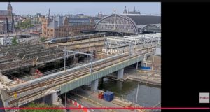 Start van plaatsing nieuwe spoorbrug Amsterdam Centraal