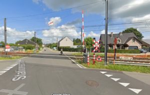 Vier doden bij aanrijding trein en schoolbus in België